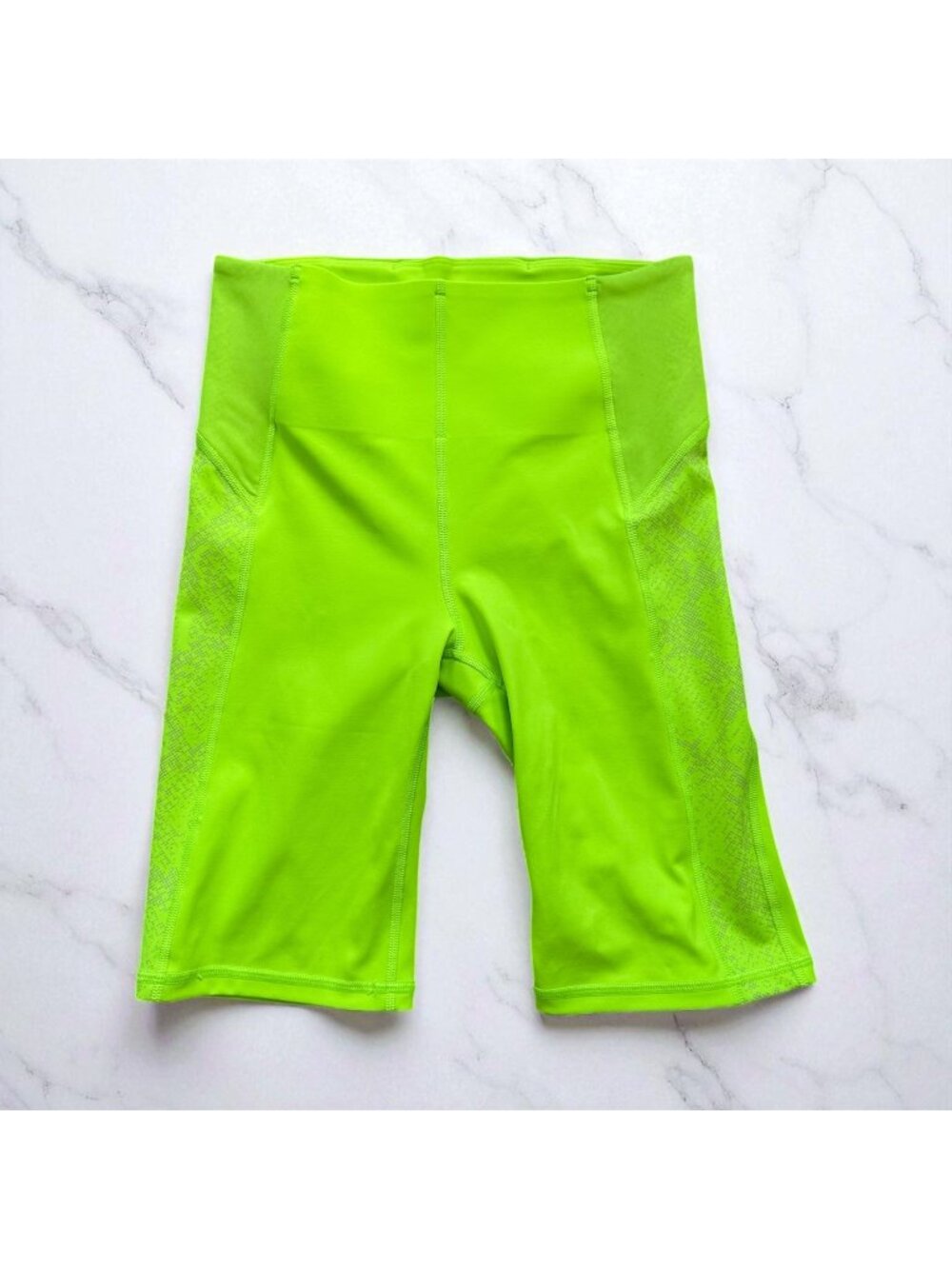 ATHLETA Women's Stay Fly 9" Neon Lime Yellow Shorts Size XS